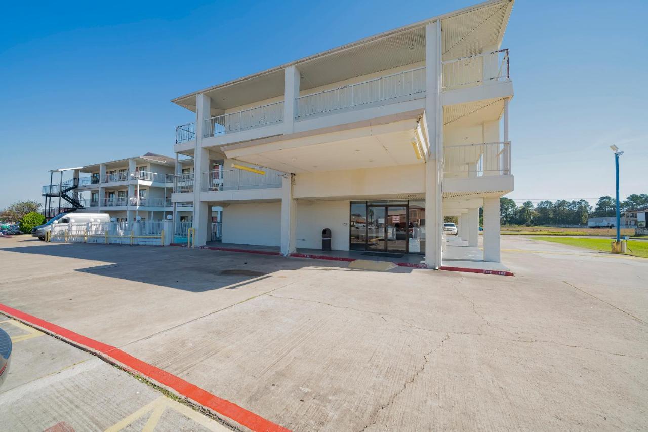 Americas Best Value Inn & Suites Humble Exterior photo