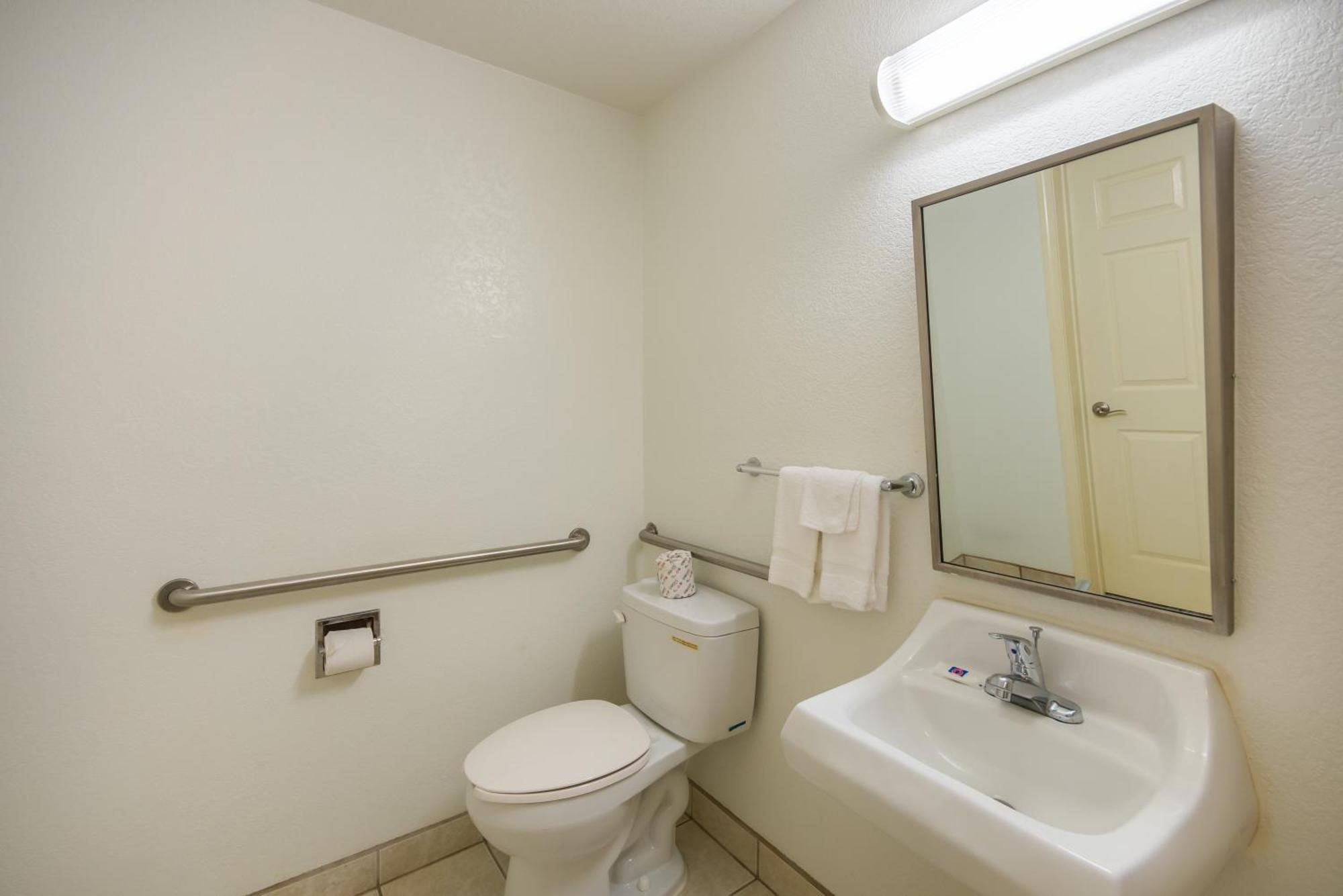 Americas Best Value Inn & Suites Humble Exterior photo